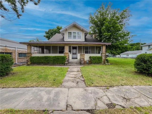 809 W Myrtle St, Independence, KS 67301