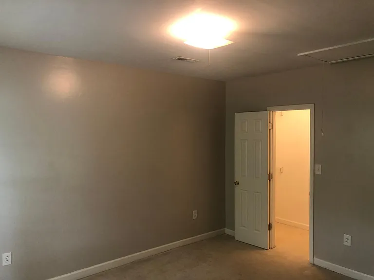 134B College St — Photo 3
