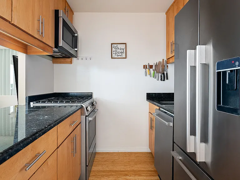 45 E 25th St #37B — Photo 3