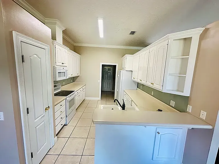 1517 Inverness Rd — Photo 6
