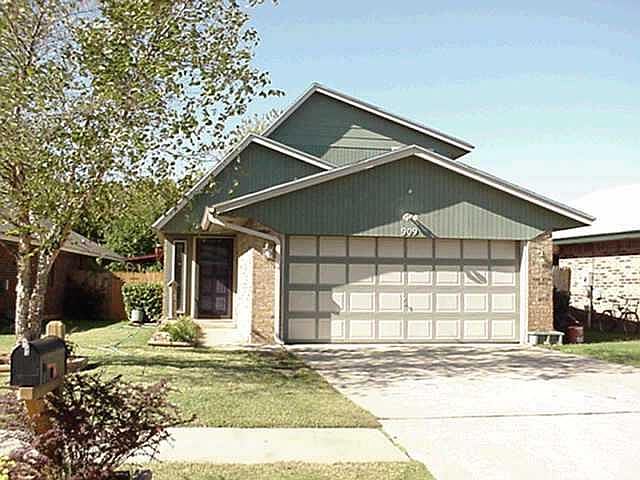 1st image of 909 Saint Cecil Ave