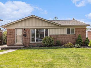 15276 Cynthia St, Southgate, MI 48195