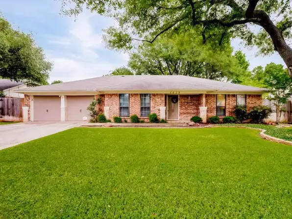 4628 Lariat Trl, North Richland Hills, TX 76180