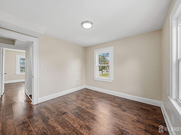 5th image of 203 S Washington Ave