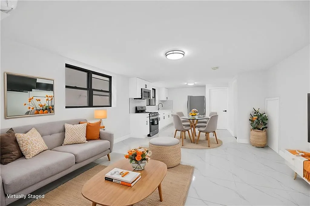 3 bed, 2.0 bath, 900 sqft, $3,000 — Photo 3