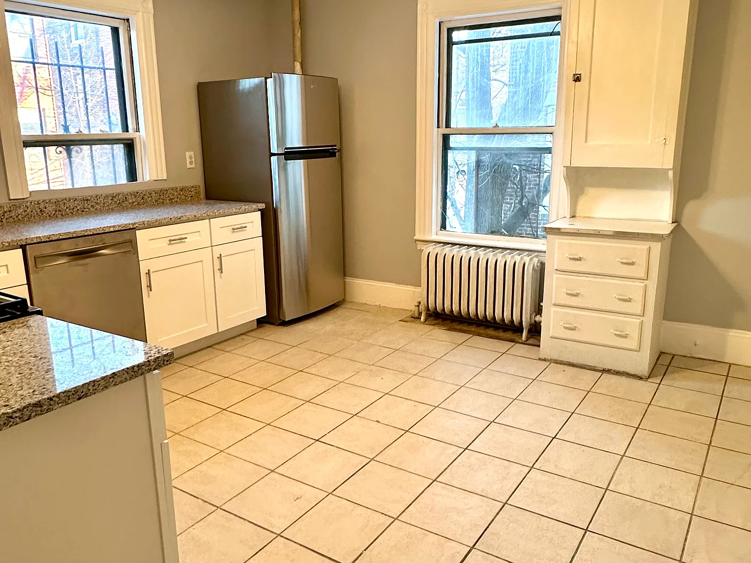 3 bed, 9999 sqft, $2,600 — Photo 4