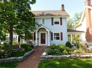 2939 Scarborough Rd, Cleveland Heights, OH 44118