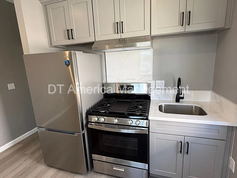 5480 Timothy Dr — Photo 4