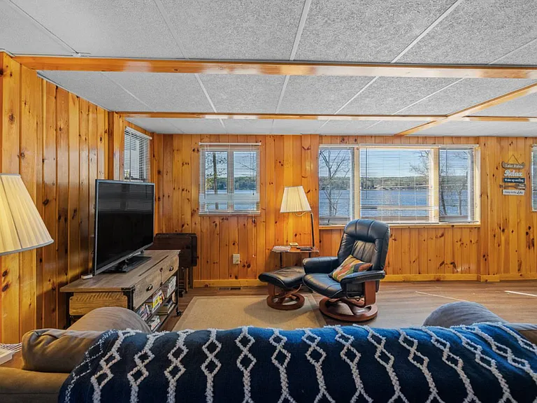858 S Shore Rd — Photo 49