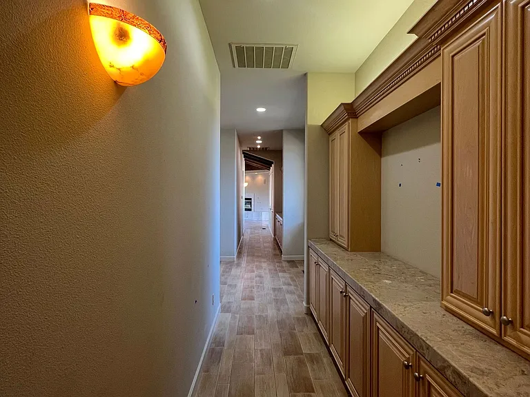 8565 Orcutt Rd — Photo 10