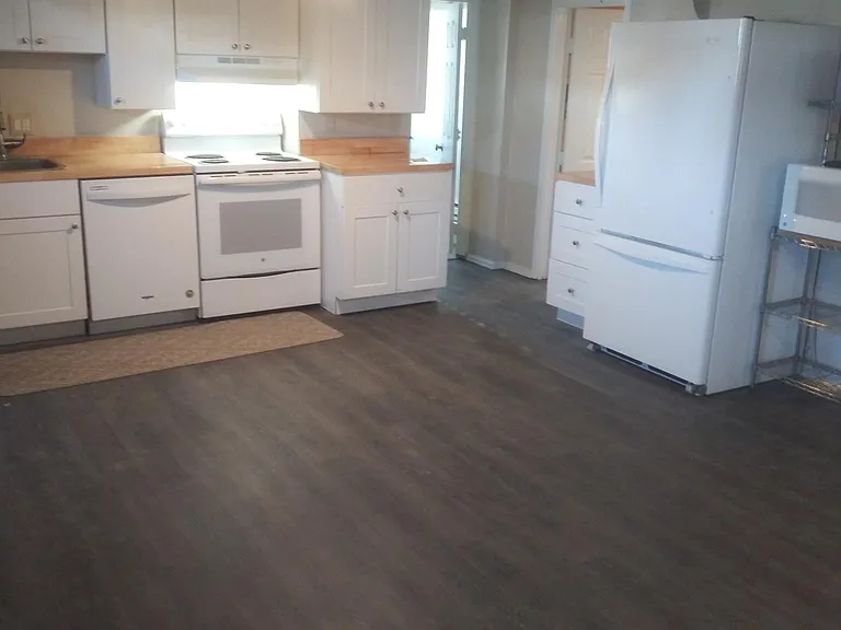 1396 N Meade St #B — Photo 4