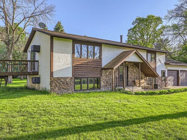 5931 Henry St, Maple Plain, MN 55359