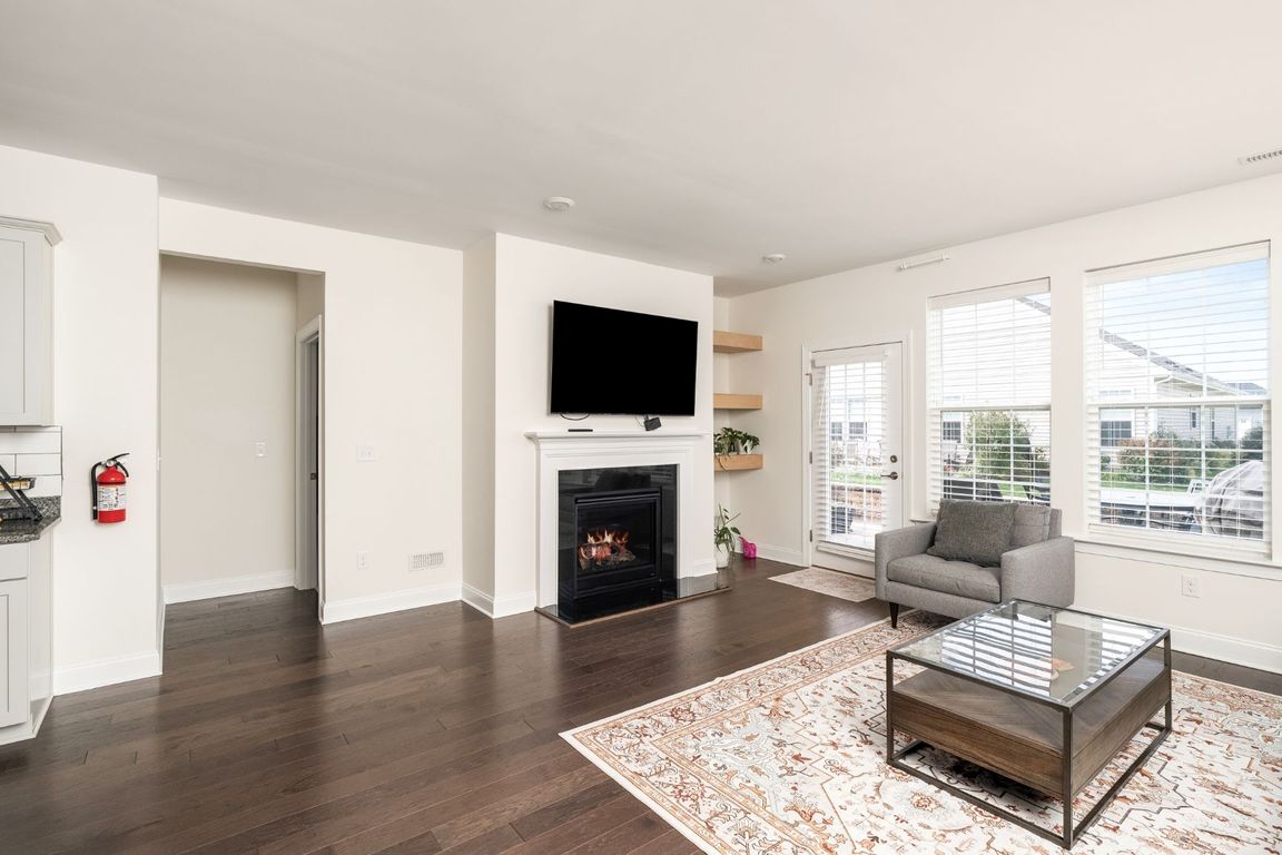 next background image