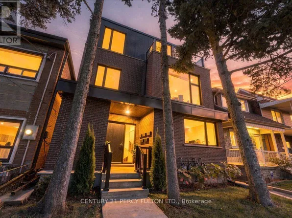 113 Hatherley Rd #2, Toronto, ON M6E 1W4