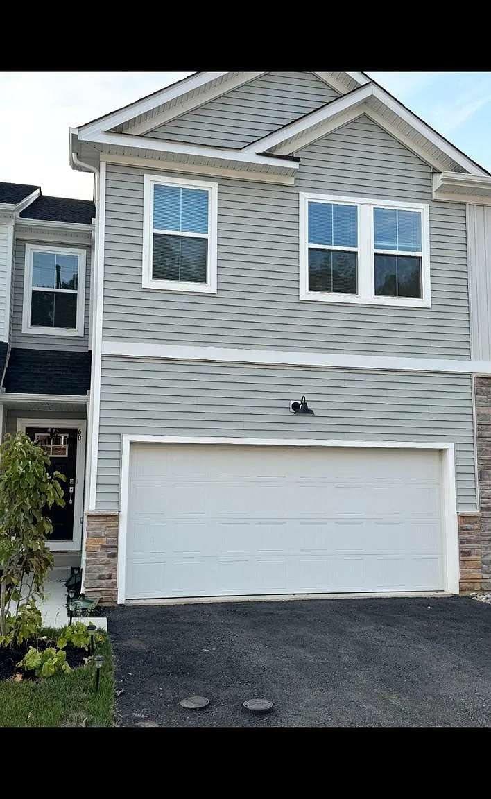 3 bed, 2.5 bath, 1860 sqft, $2,900 — Photo 1