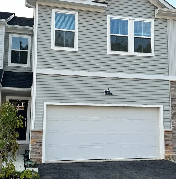 60 Four Leaf Dr