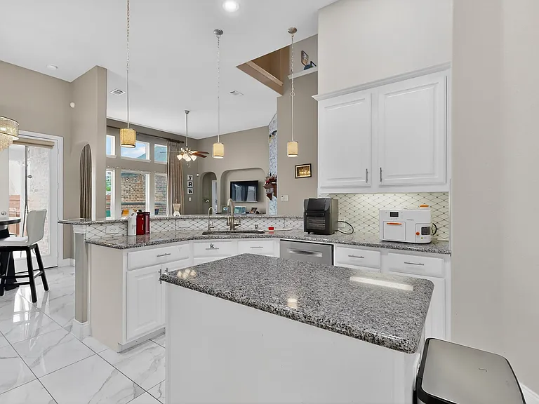 2345 Fountain Gate Dr — Photo 9