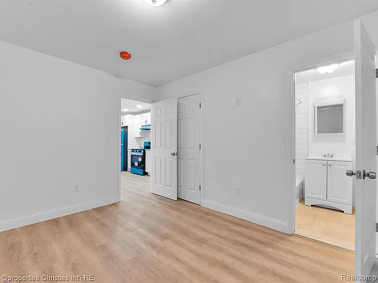 44 Highland St #2 — Photo 23