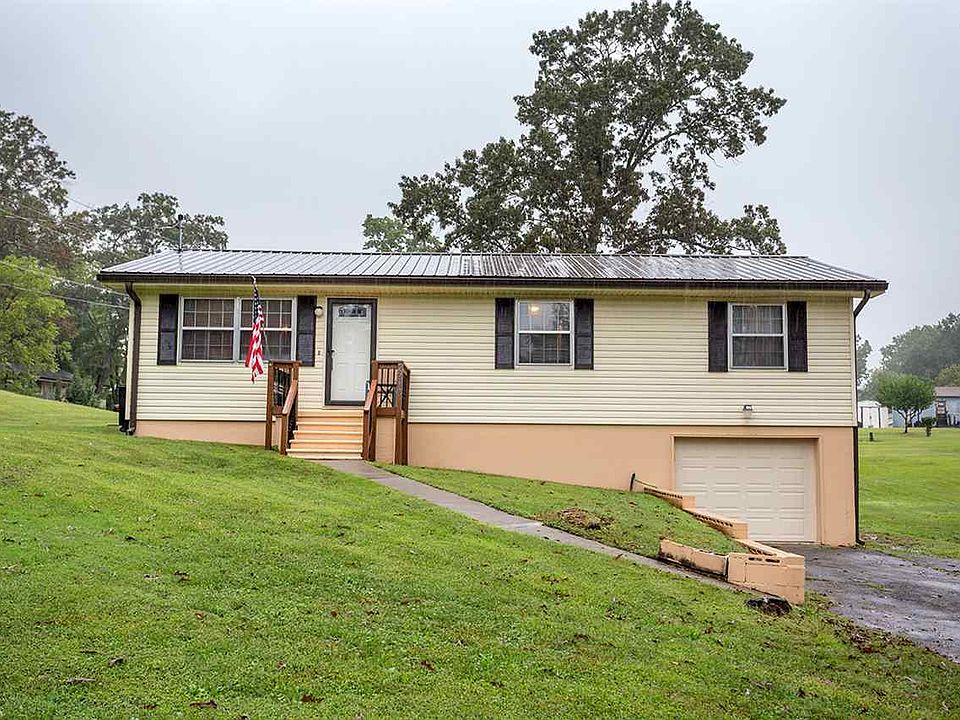 1st image of 2710 Pine Dr SE