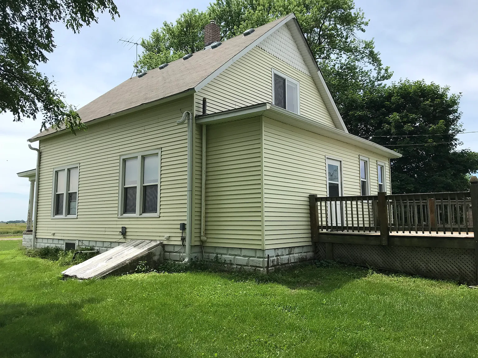3 bed, 1302 sqft, $2,000 — Photo 3