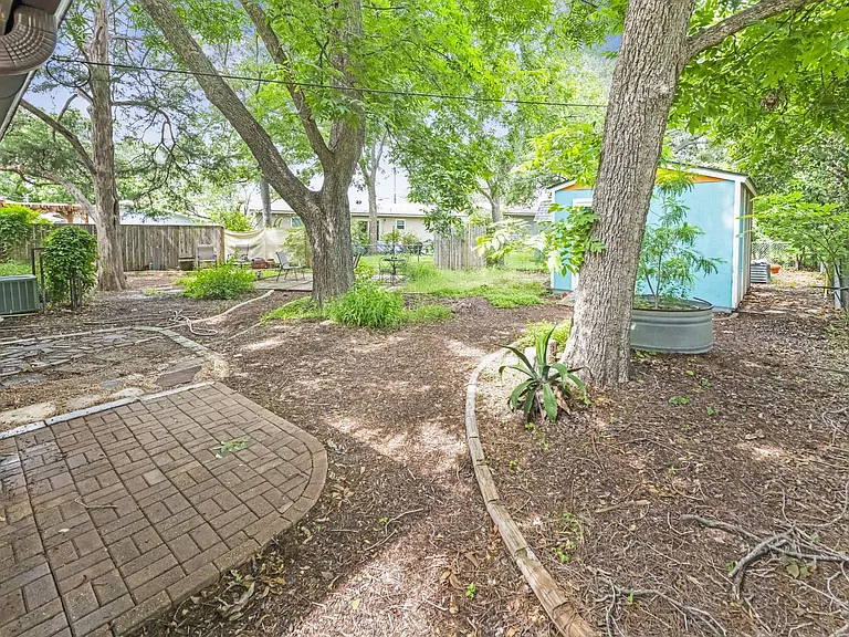 6202 Peggy St — Photo 13