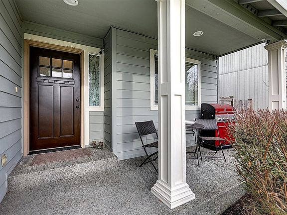 3rd image of 8927 191st St E