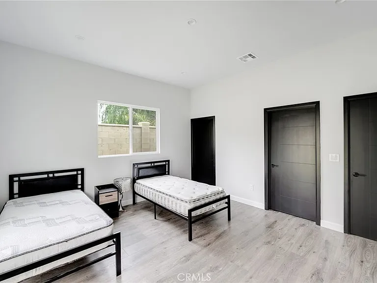 8806 Enfield Ave — Photo 11