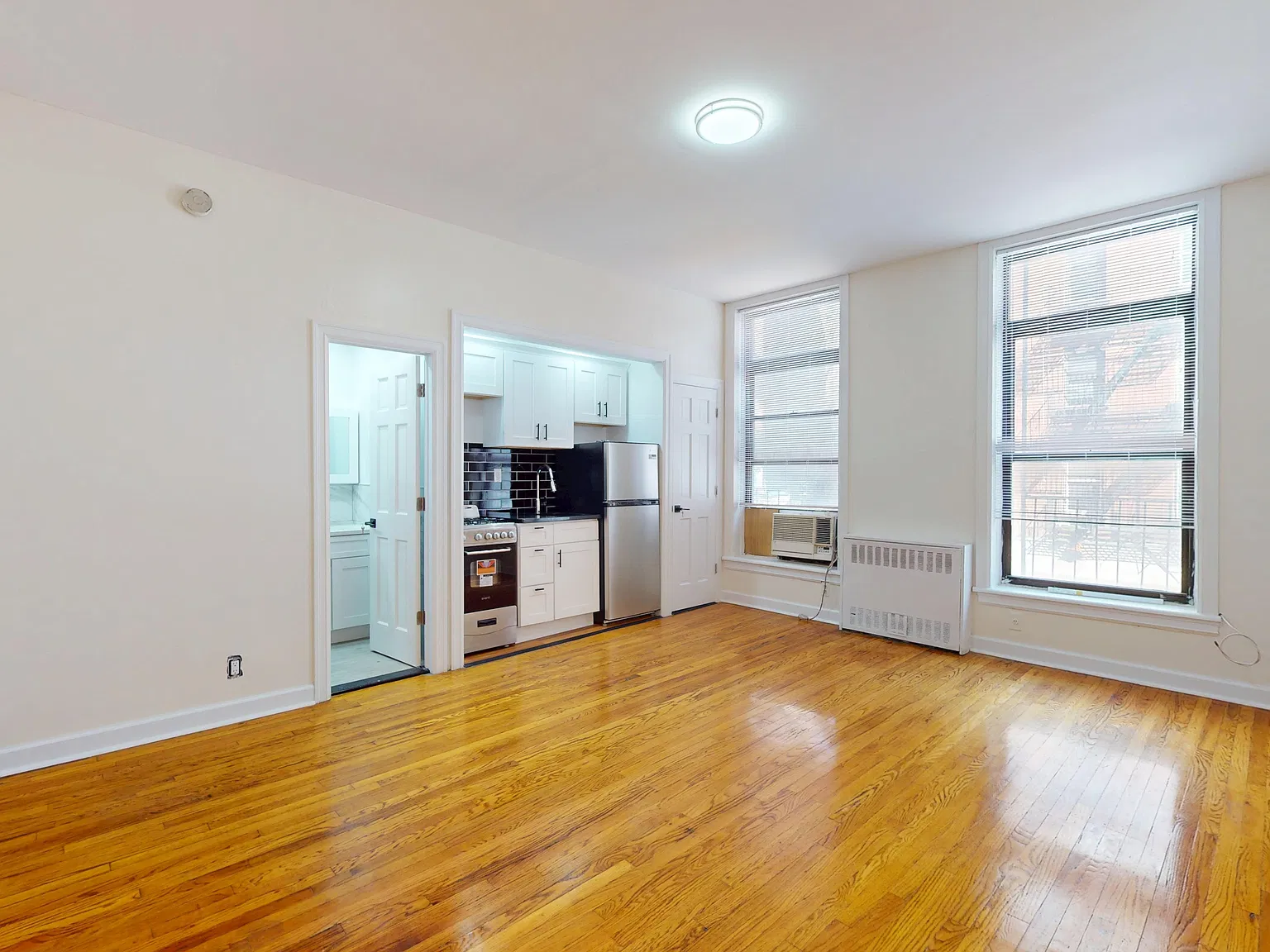 246 East 45th Street — Photo 2