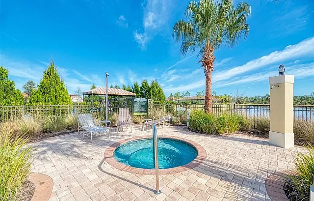 Community Hot tub at the community pool