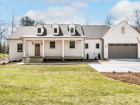 6022 Ben Parks Rd, Murrayville, GA 30564