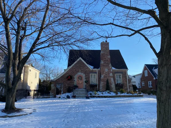 47 Norfolk Ave, Clarendon Hills, IL 60514