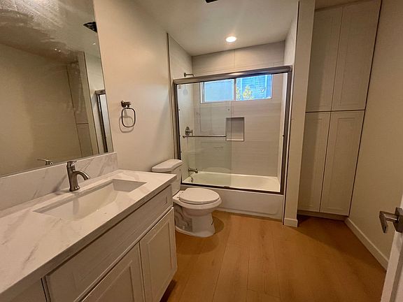 3rd image of 1249 S Westgate Ave APT 6