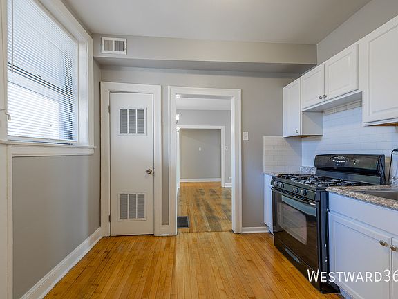3rd image of 2056 W Arthur Ave APT 3W