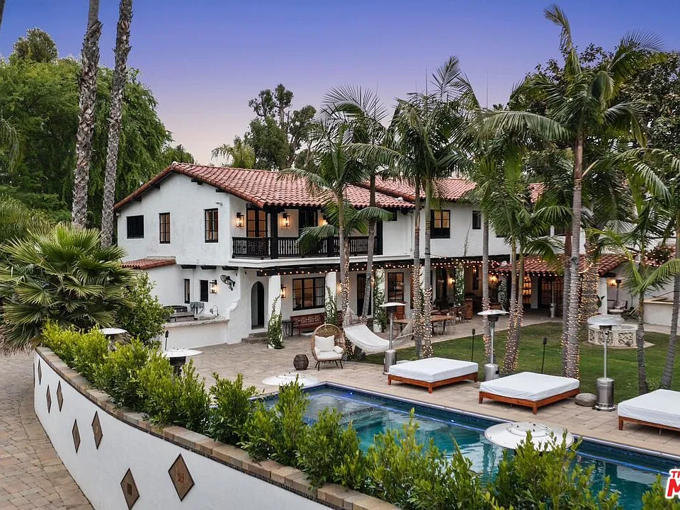 9451 Sunset Blvd