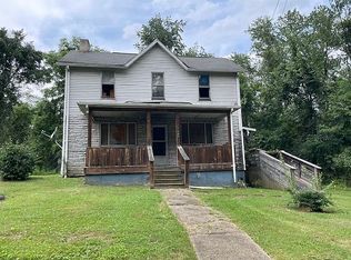 3088 Old McLlndtwn Rd, Mc Clellandtown, PA 15458