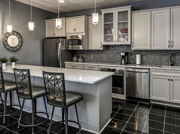Lakeside Hills | 17040 Frances St, Omaha, NE