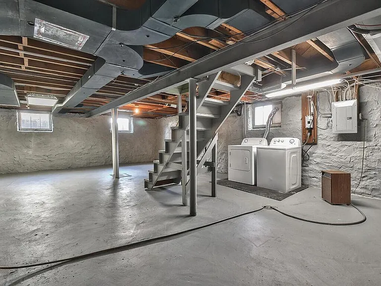 5633 Granada St — Photo 29