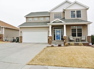 6041 Chatsworth Ln, Lincoln, NE 68516