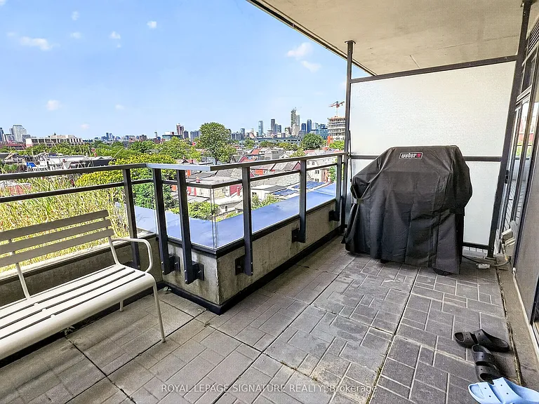 205 Manning Ave #501 — Photo 4