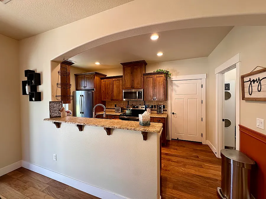 3 bed, 2.5 bath, 1589 sqft, $3,300 — Photo 4