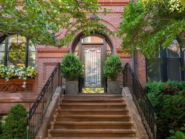 29 Brimmer St APT 1, Boston, MA 02108