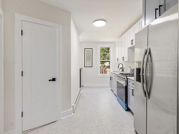 2nd image of 121 41st St APT 2