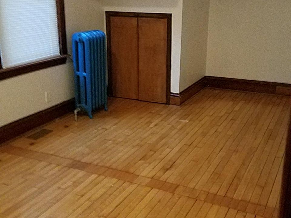 Master bedroom. 1st floor. 