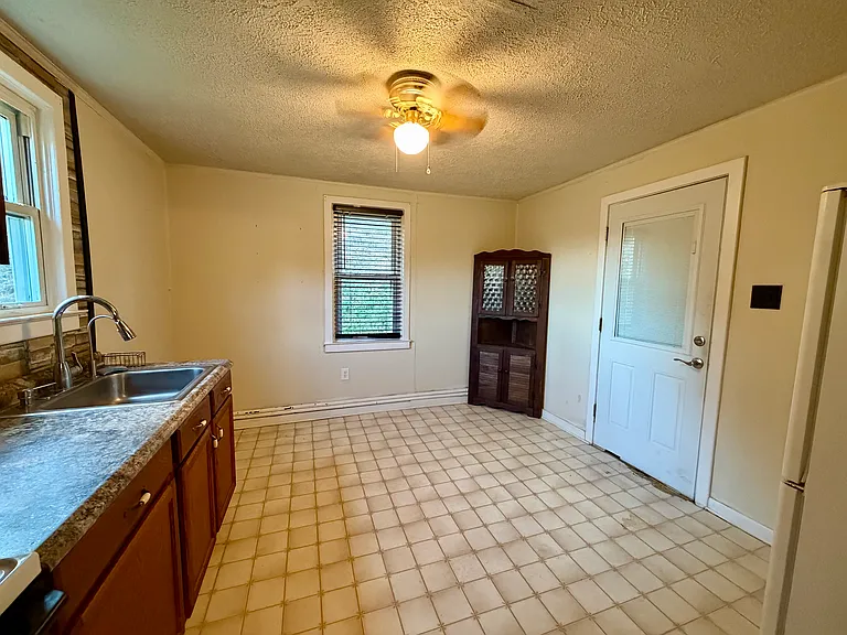 241 Harpers Hollow Ln — Photo 5
