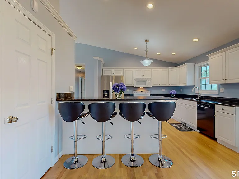 16 Jameson St — Photo 12