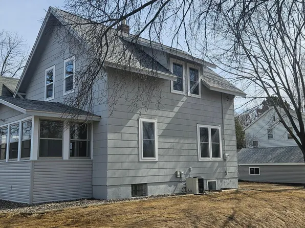 624 University Dr S, Saint Cloud, MN 56301