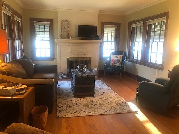 5th image of 410 S Rockford Ave