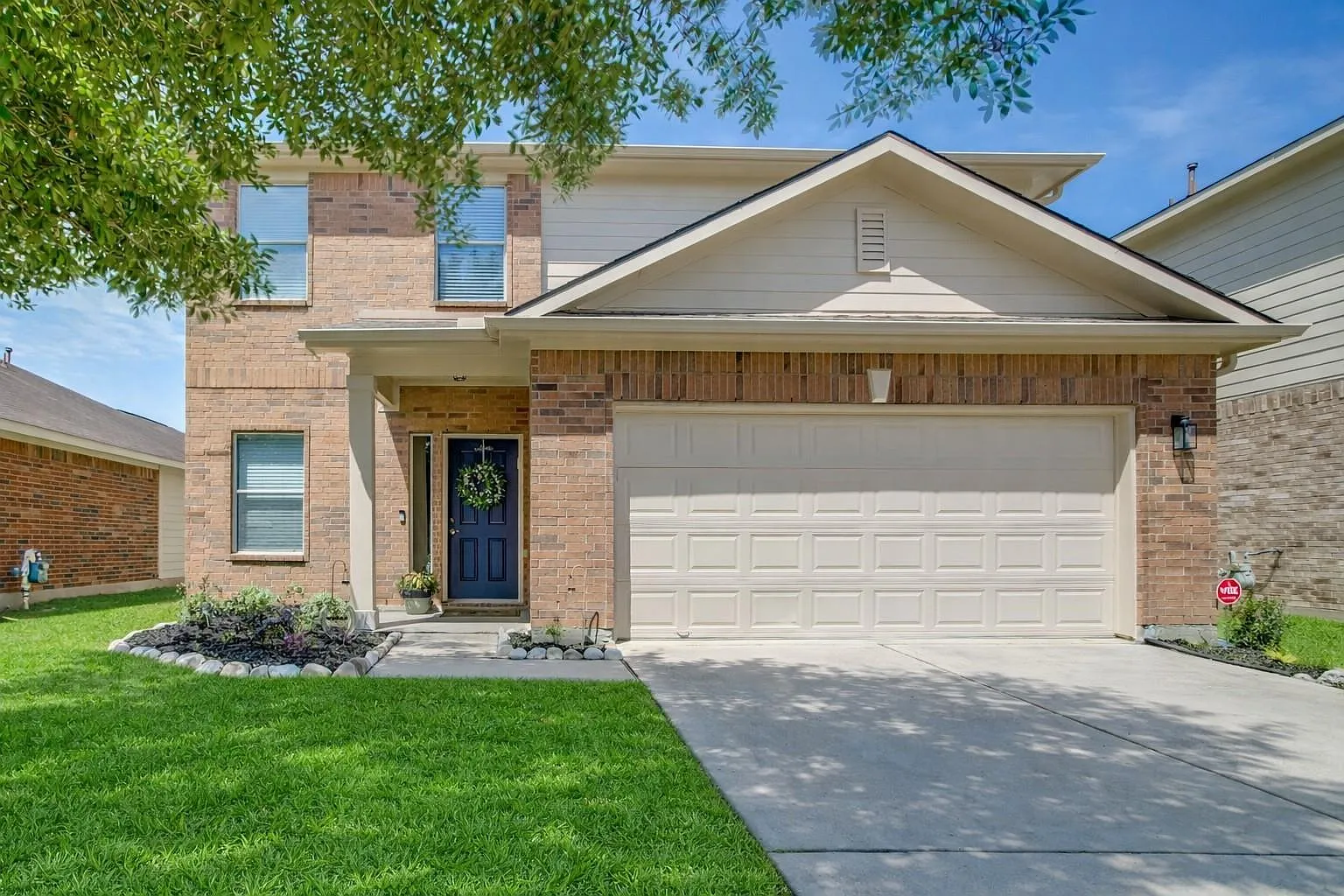 3 bed, 2.5 bath, 1918 sqft, $4,000 — Photo 1