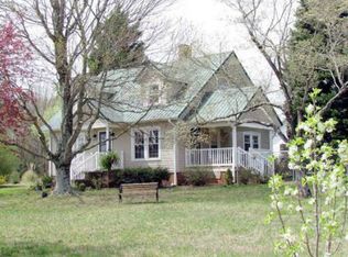 6 Walnut Ln, Taylorsville, NC 28681