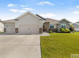 212 Calistoga Dr, Idaho Falls, ID 83404